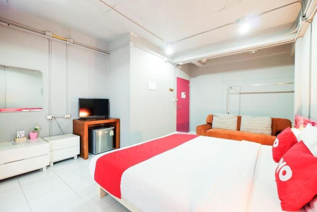 Oyo 292 The Oddy Hip Hotel Patong Exteriér fotografie