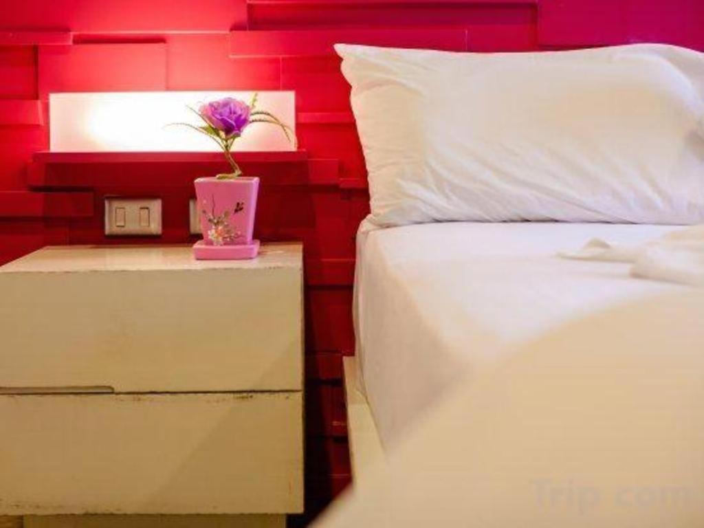 Oyo 292 The Oddy Hip Hotel Patong Exteriér fotografie